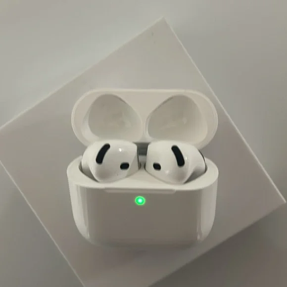 Apple AirPods 4s